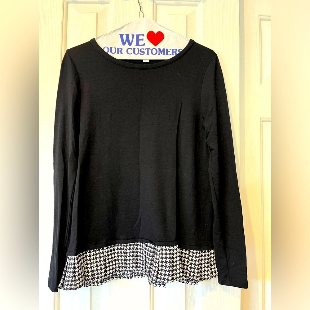 J Crew XS super soft long sleeve shirt with ruffle bottom trim in black